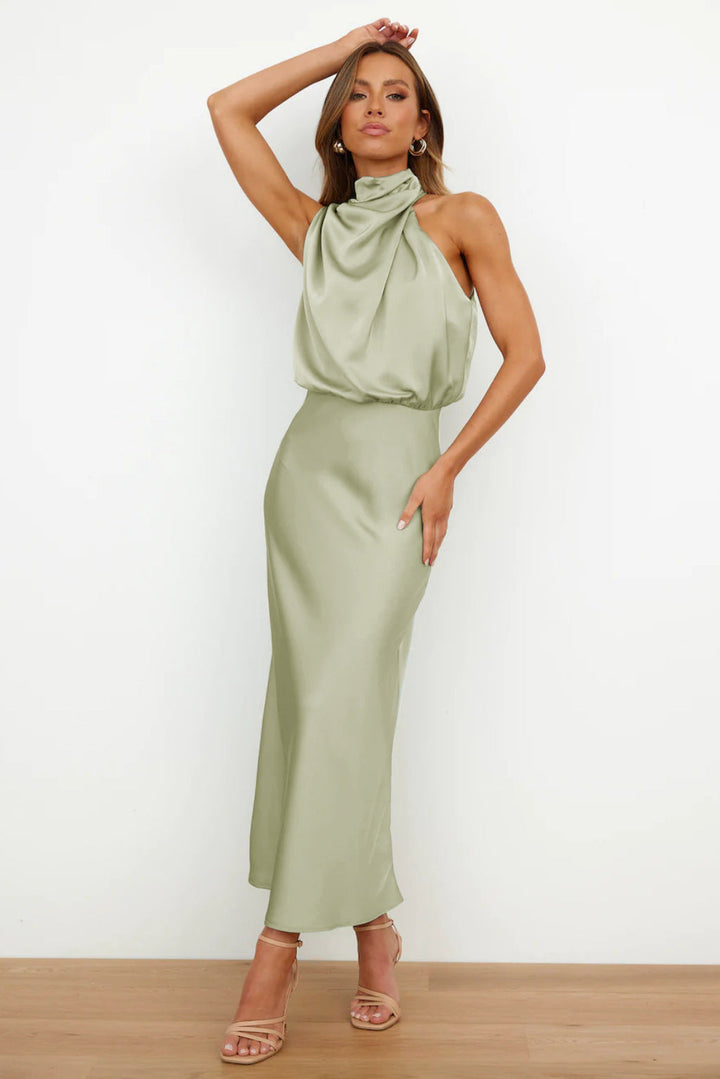 Valeria | Lange Satinrobe mit Halterneck