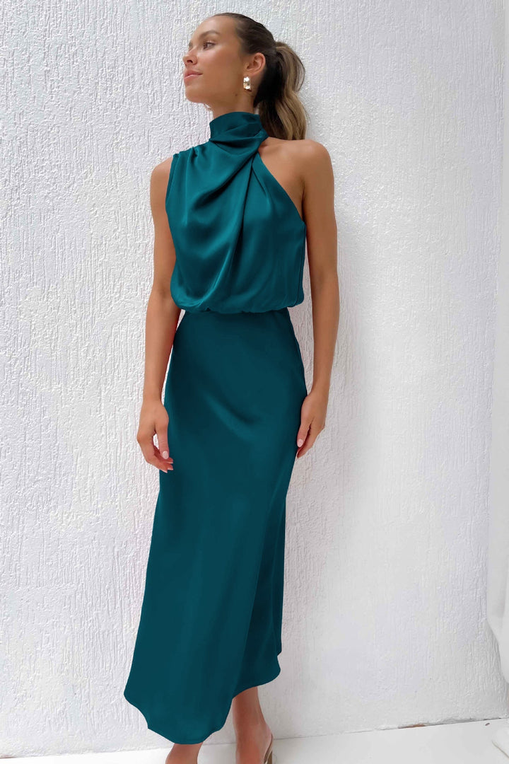 Valeria | Lange Satinrobe mit Halterneck