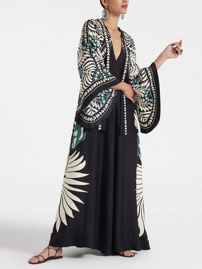 Langes Kleid mit Blumenmuster und Kontrastblumenmuster