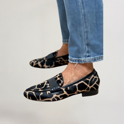 Jesmira - Bequeme und stilvolle Loafers mit Kuhmotiv