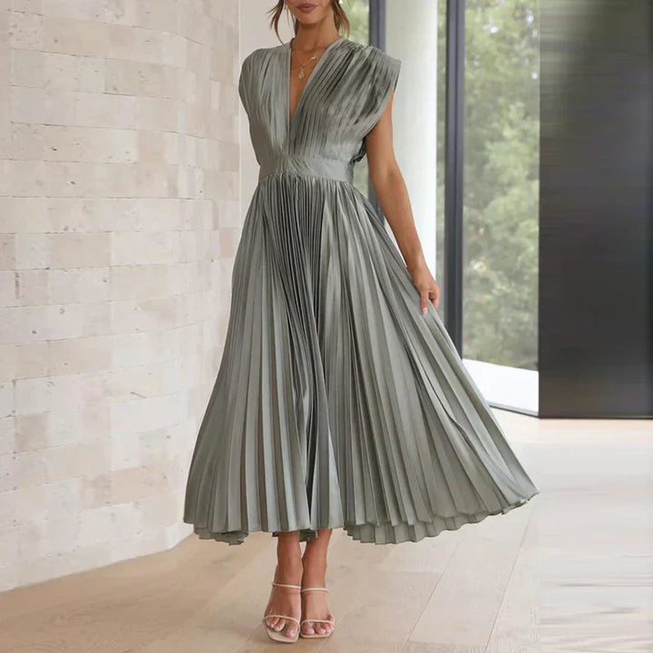 Adela | Elegantes Plissiertes Maxikleid