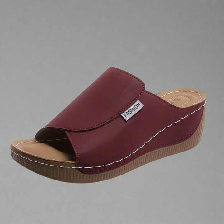Ortrudis | Handgefertigte Sandale mit bequemer Sohle