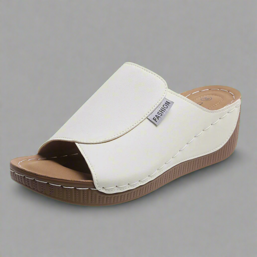 Ortrudis | Handgefertigte Sandale mit bequemer Sohle