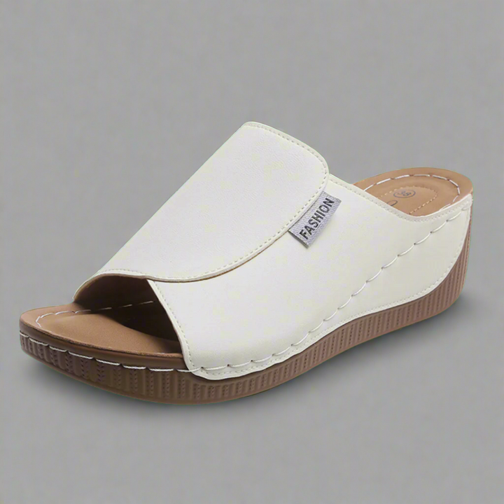 Ortrudis | Handgefertigte Sandale mit bequemer Sohle
