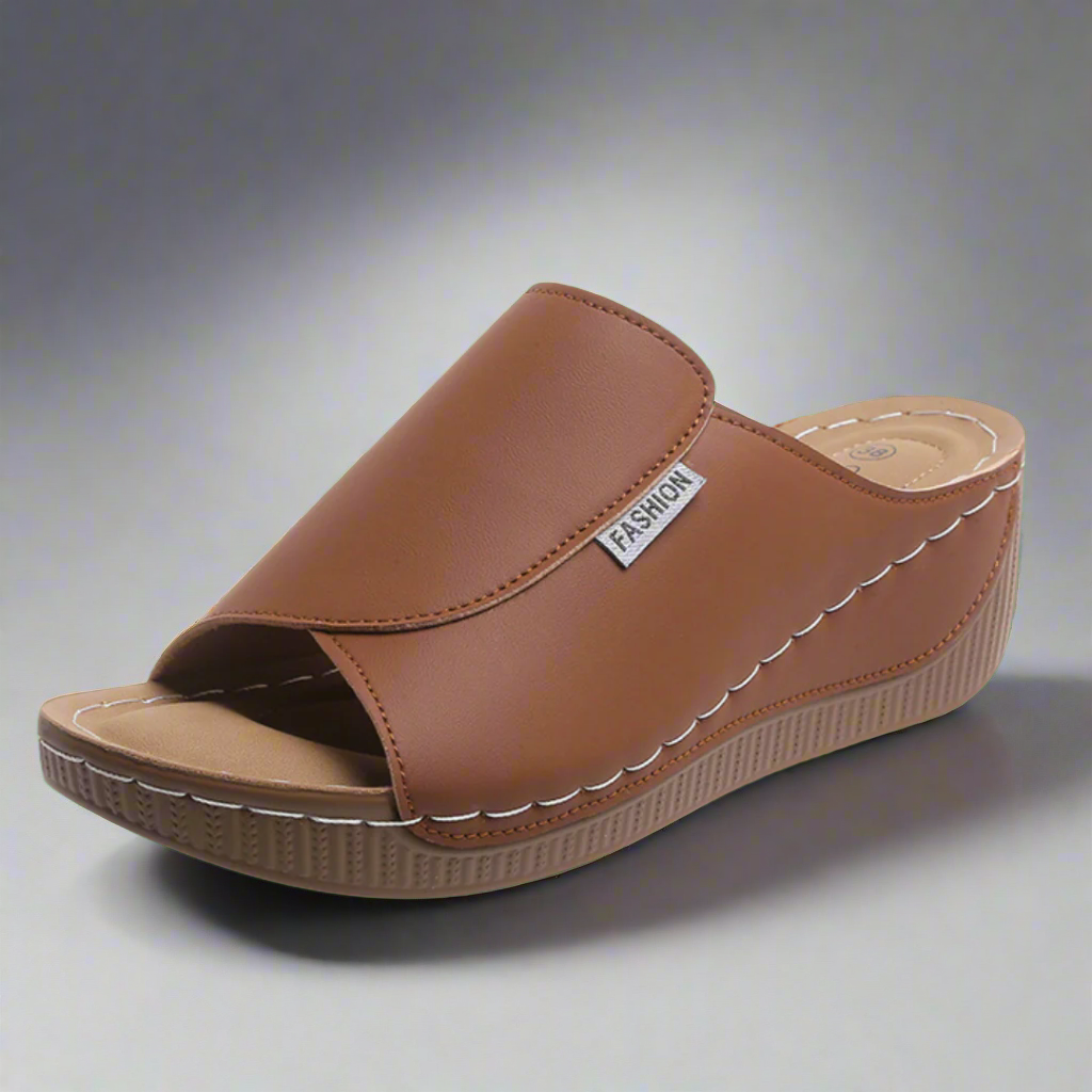 Ortrudis | Handgefertigte Sandale mit bequemer Sohle