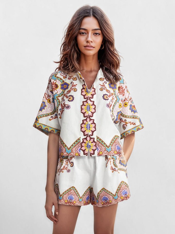 Zwei Stück Boho-Blumen-Set – Hemdkleid und Shorts in passenden Designs