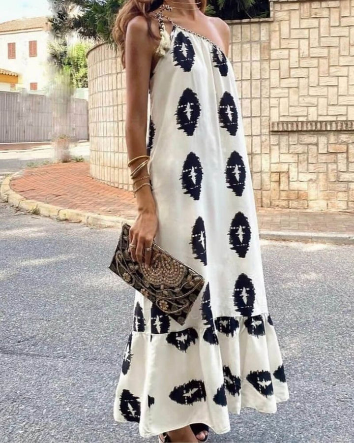 Langes Ein-Schulter-Musterkleid – Ethno-Chic-Stil