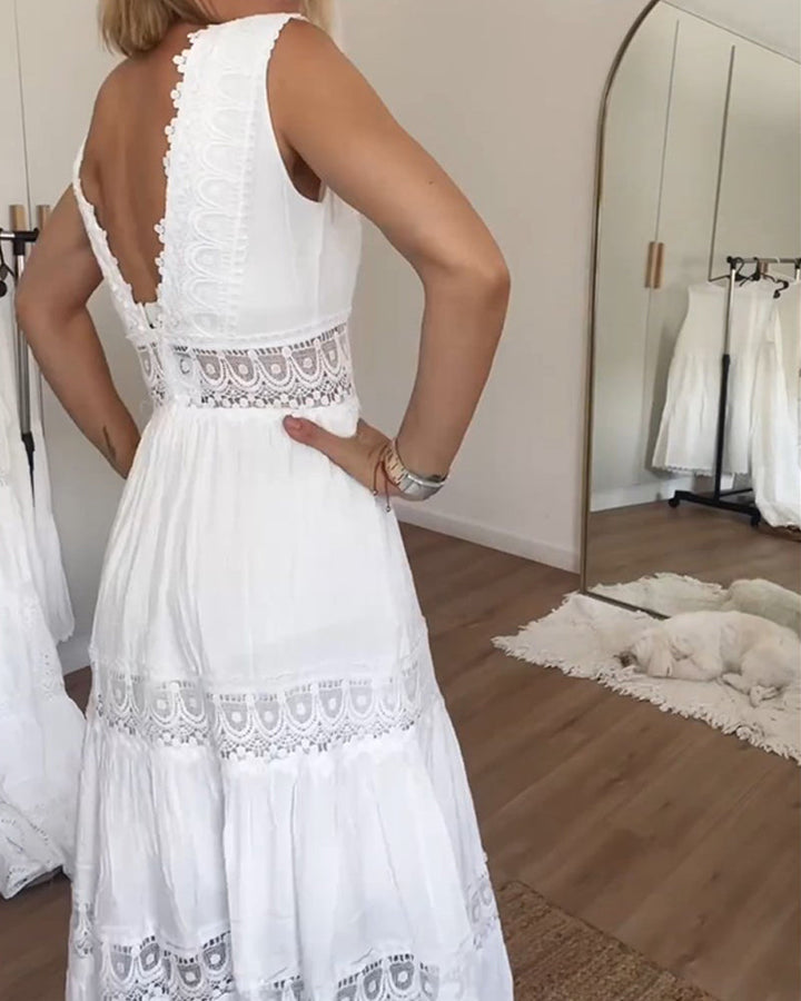 Charlotte| Weißes Kleid mit V-Ausschnitt und Spitze