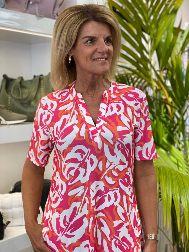 Eleonora | Kleid mit V-Ausschnitt.