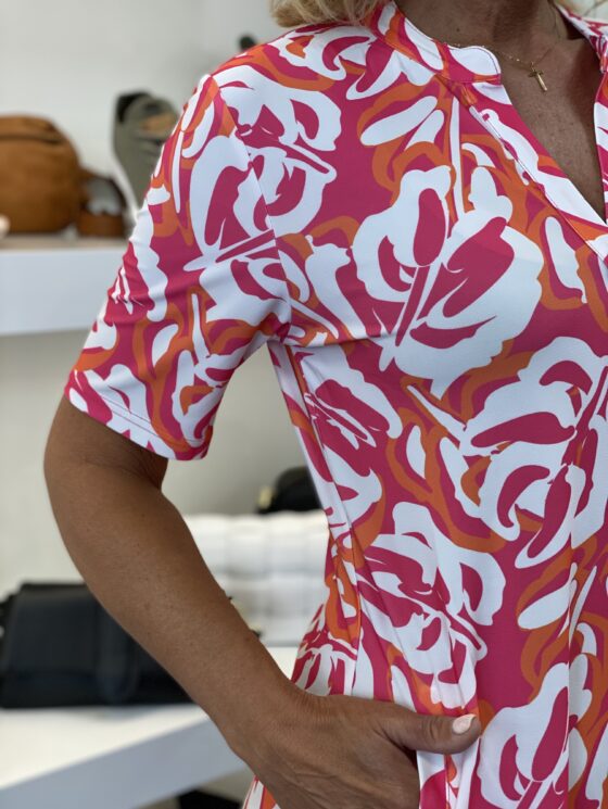 Eleonora | Kleid mit V-Ausschnitt.