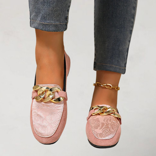 Brzyna - Elegante Loafers mit dekorativem Kettendetail