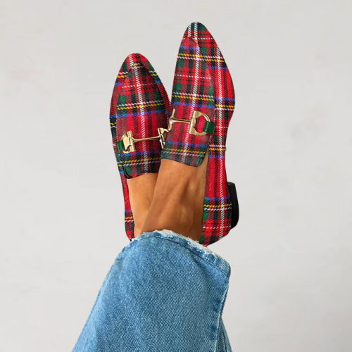 Jesima - Modische Loafers mit verlängertem Vorderteil, Metallklammer und Karomuster