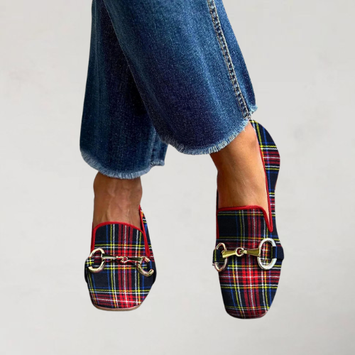 Kariana - Elegante Loafers mit Karo-Design und Metallic-Schließe