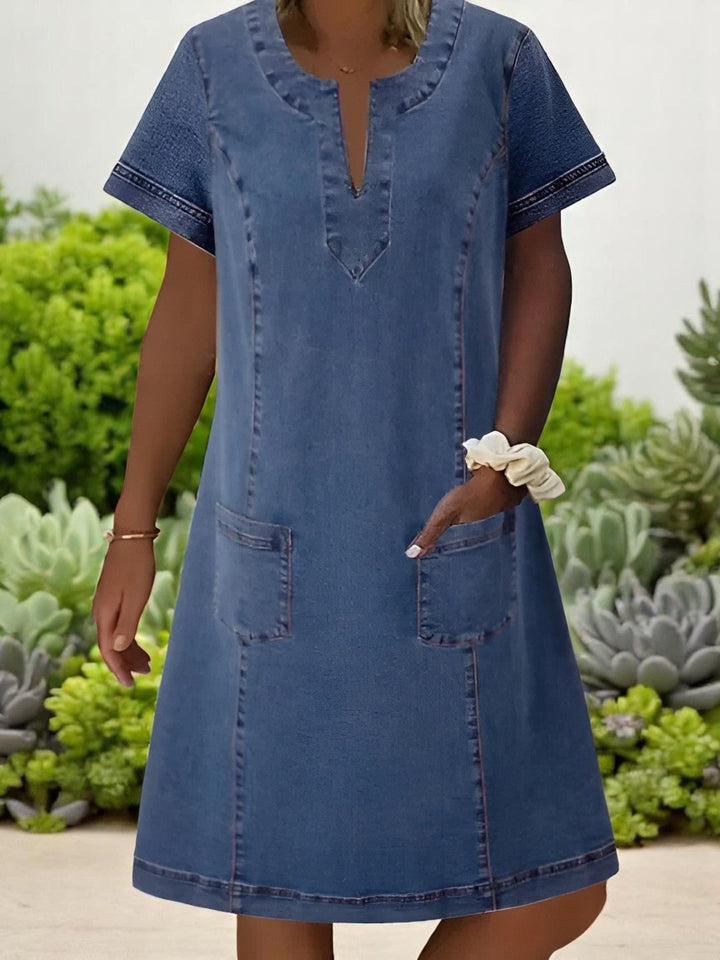 Julia | Weiches Jeanskleid mit Fronttaschen