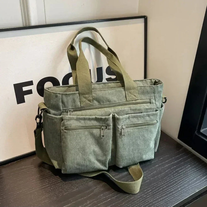 Lina- Kordelzugtasche mit handgefertigten Details
