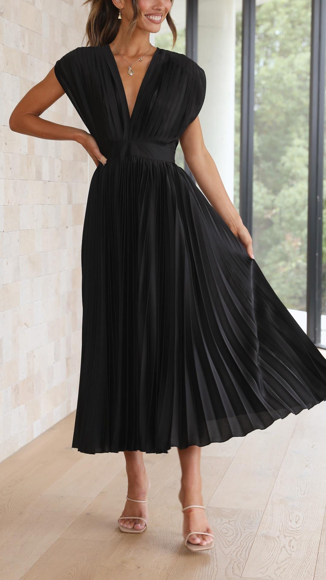 Maria - Elegantes Faltenkleid