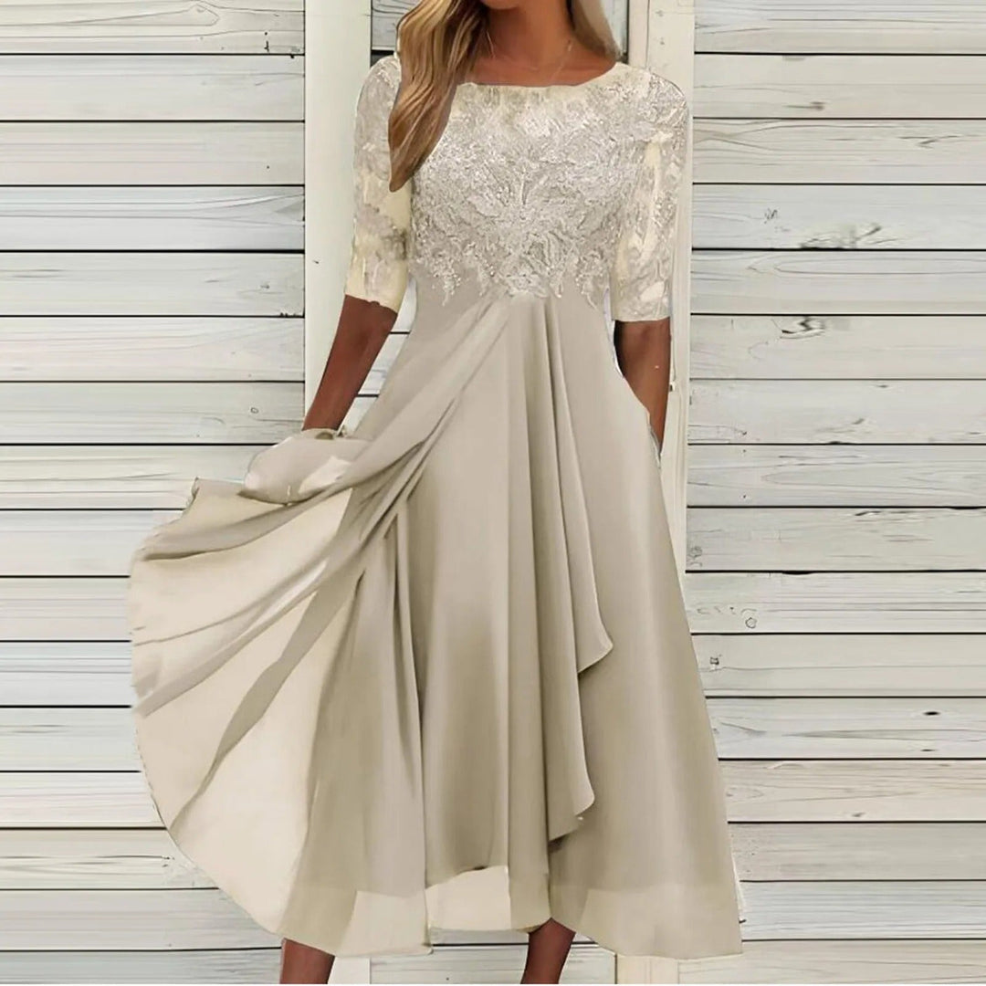 Ellinor | Elegantes Kantkleid mit schmeichelnder Passform