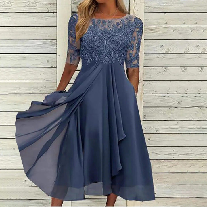 Ellinor | Elegantes Kantkleid mit schmeichelnder Passform