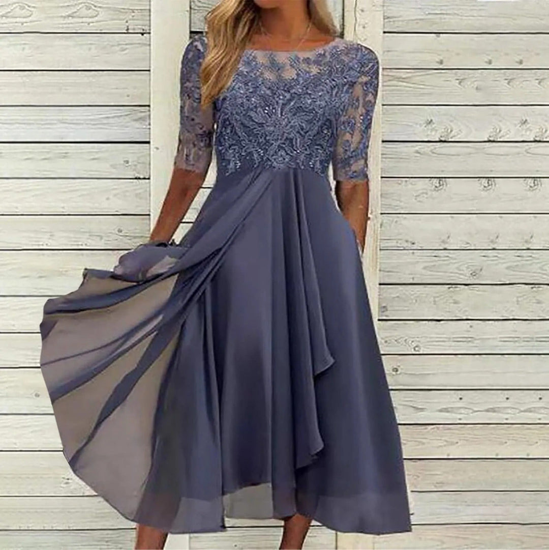 Ellinor | Elegantes Kantkleid mit schmeichelnder Passform