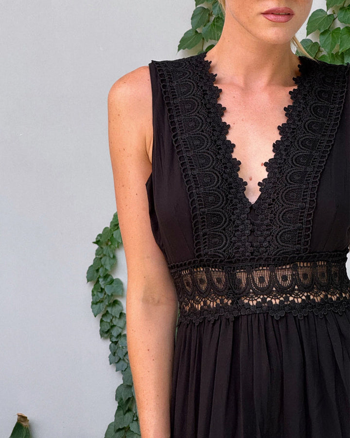 Ninfea | Ärmelloses Midikleid im Boho-Stil mit Spitzendetails