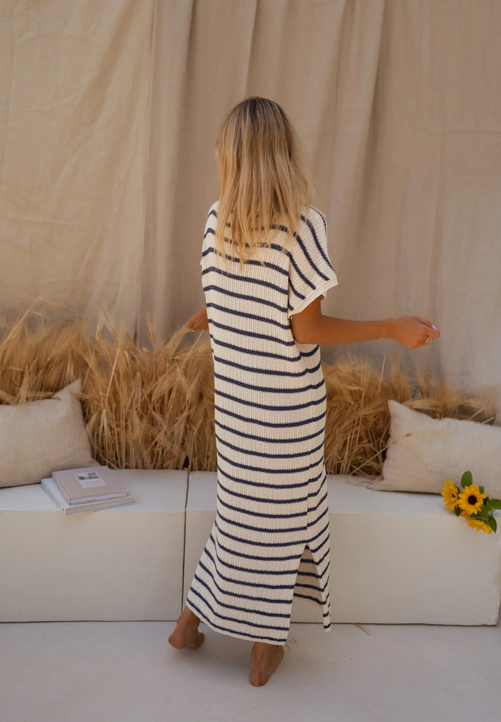SOPHIA | DAS GESTREIFTE STRICKKLEID